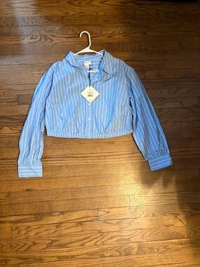 Ava & Viv Blue and White Striped Cropped Button-Down Top